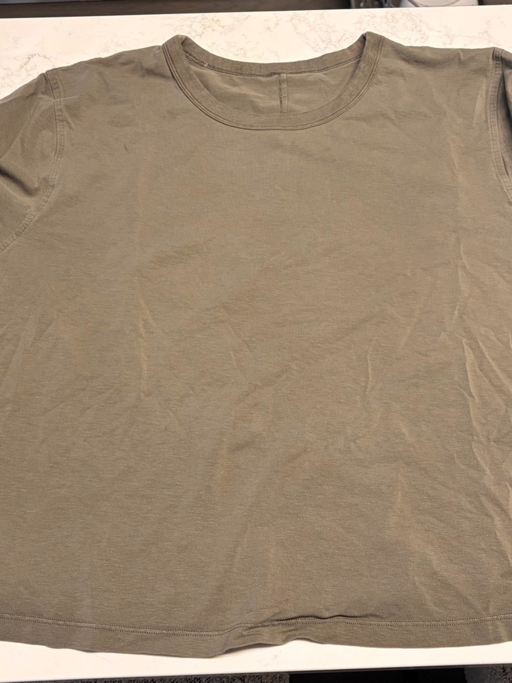lululemon athletica Women's Long Sleeve Tee - Olive Green